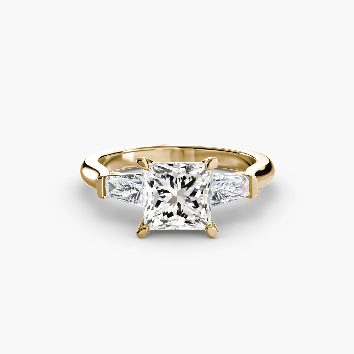 Ring met drie stenen (baguettevormige zijstenen)