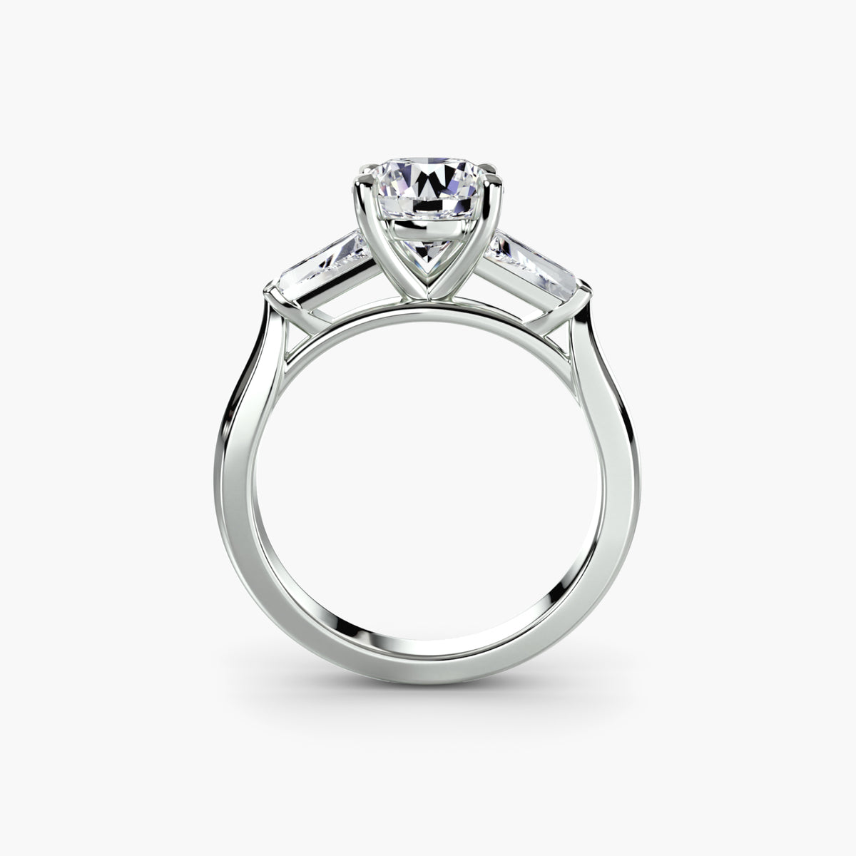 Ring met drie stenen (baguettevormige zijstenen)
