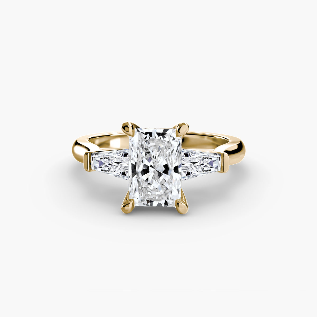 Ring met drie stenen (zijstenen in baguettevorm) 2