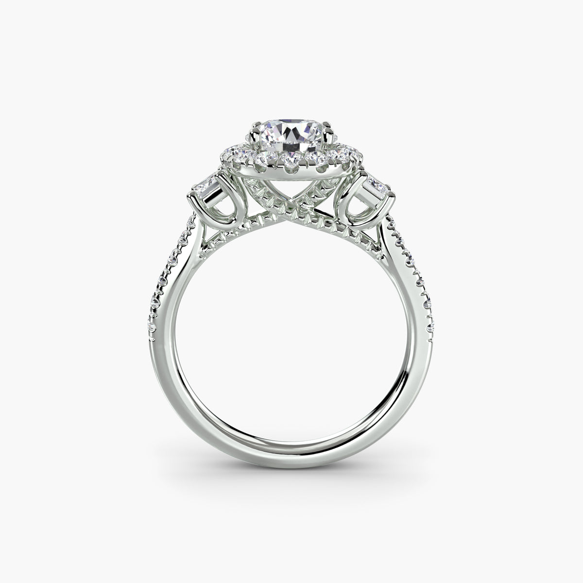 Driestenen ring met halo 2